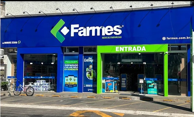 Balcão de atendimento e prateleiras